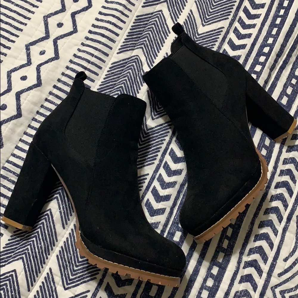 Platform chunky heel ankle bootie